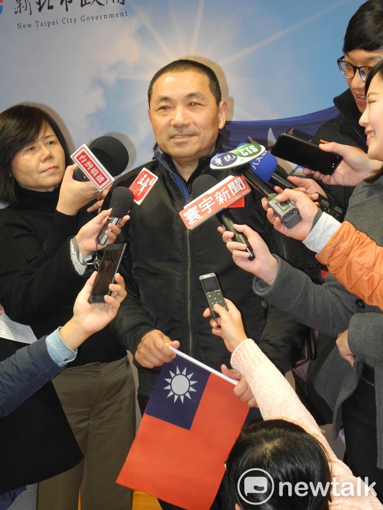侯友宜強調「國旗已經內化在我心裡」、「只要內心有國旗，願意為這塊土地做事，都是愛國旗的人。」 圖：王峻昌/攝
