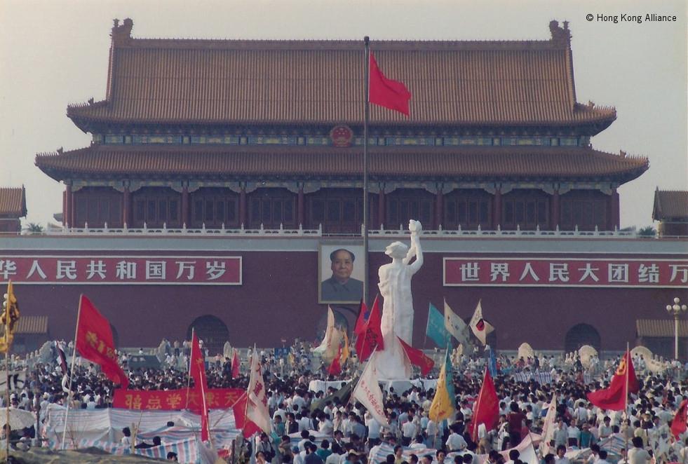 英國上月解密六四天安門事件外交檔案，顯示清場任務由解放軍27軍執行，過程有學生、平民與軍人中槍，死亡人數逾萬人。 圖 : 新頭殼資料照