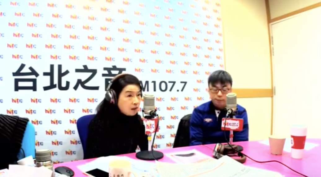 高雄市長陳菊新書《花媽心內話》今日問世，卻引爆民進黨高雄市長初選火花。民進黨立委段宜康今（21）日上廣播節目時指出，「這是最不堪回首的一段。」 圖：翻攝蔻蔻早餐直播