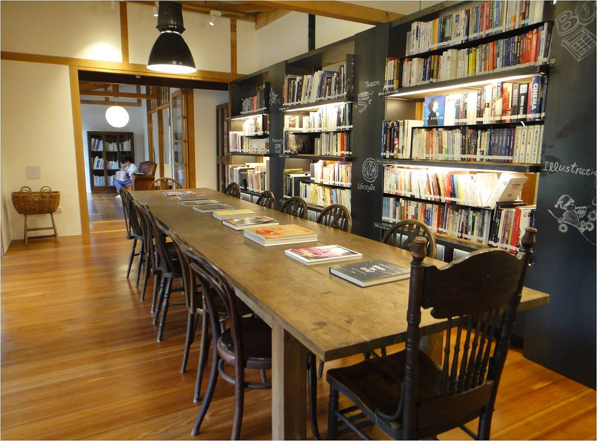 幸町日式宿舍修復後，結合檜木香打造成美麗的公益圖書館 圖:台北市文化局／提供