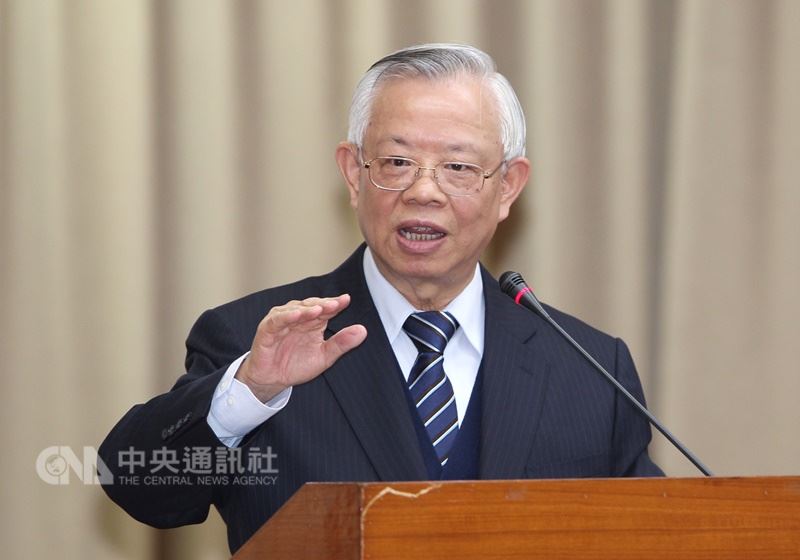 央行總裁彭淮南20年任期最後一次召開理監事會，媒體將聚焦他明年2月底退休後動向，以及對央行總裁繼任人選的看法。 圖 : 中央社