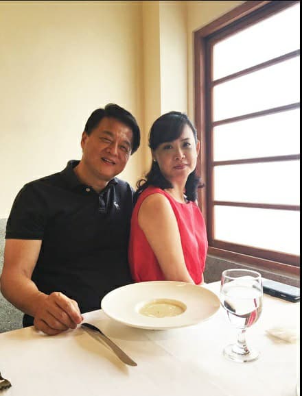 周錫瑋、林珊珊夫婦，育有兩個兒子。 圖：翻攝前立委張嘉郡臉書