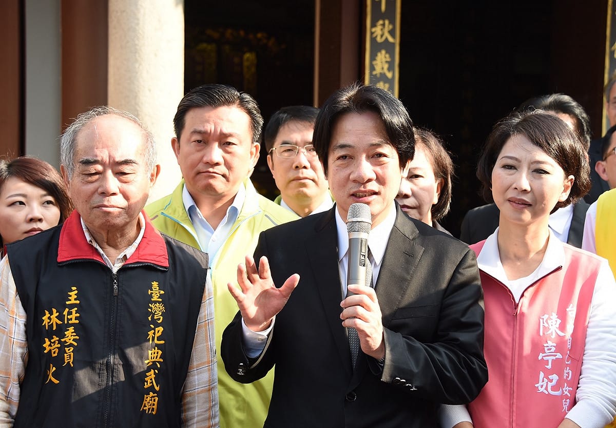 對於外傳新北市副市長侯友宜也要到台南拜廟，行政院長賴清德今天四兩撥千金地表示，對喜歡到台南參拜的行程，我們都歡迎。 圖：行政院/提供
