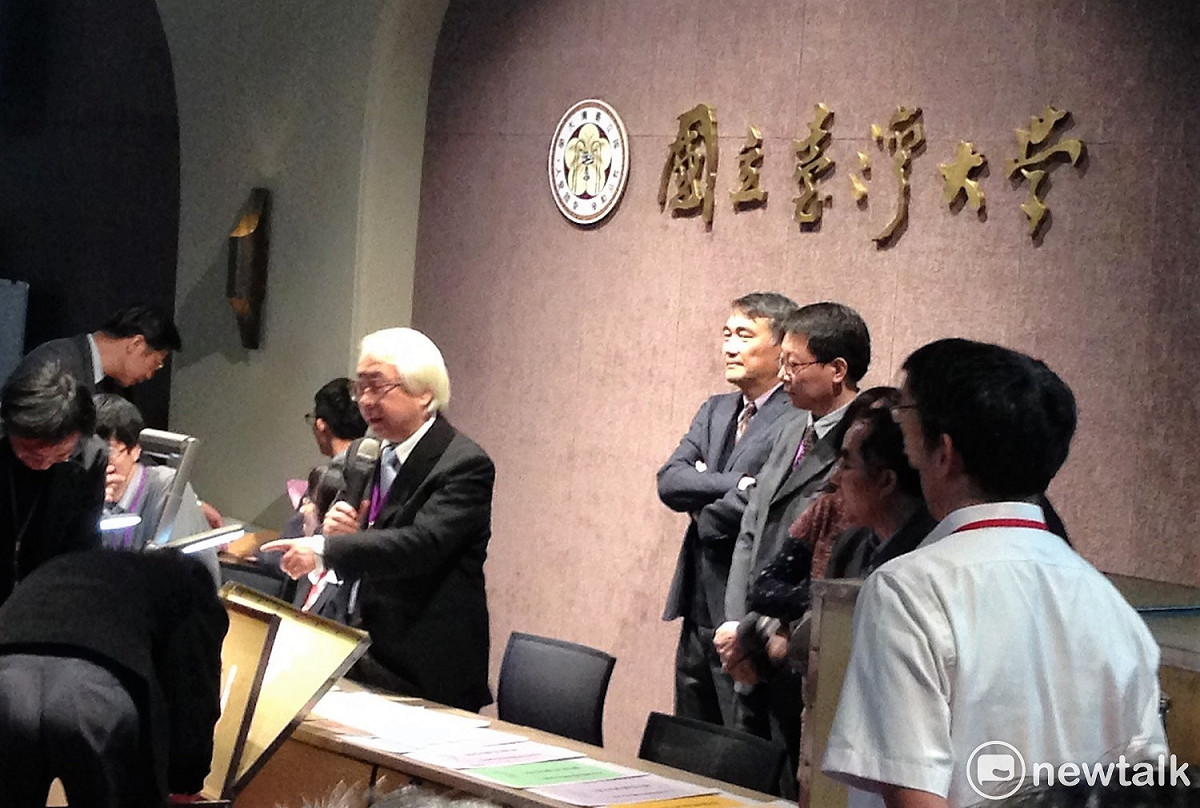 台灣大學校長遴選委員會將在今天晚上投票選出新任校長；新校長將帶領台大人迎向少子化海嘯，以及邁向國際化挑戰。 圖:陳香蘭／攝