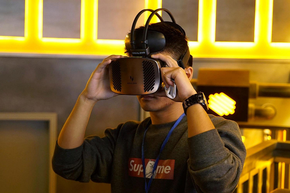 虛擬實境（VR）示意圖，非當事人。 圖：達志影像/路透社