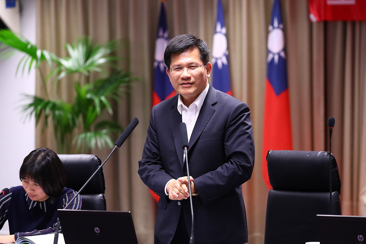 台中市長林佳龍表示，肯定中市府團隊努力，尤其年關將近，必須持續強化治安，提供民眾更安心的生活環境。 圖：台中市政府／提供