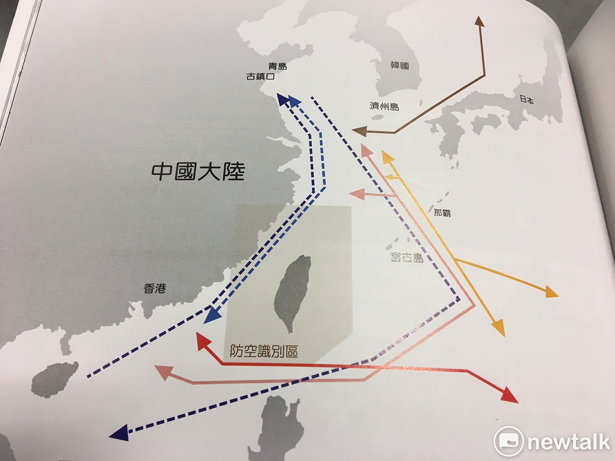 國軍公布歷次共軍繞台航線圖。 圖：黃韋銓/攝