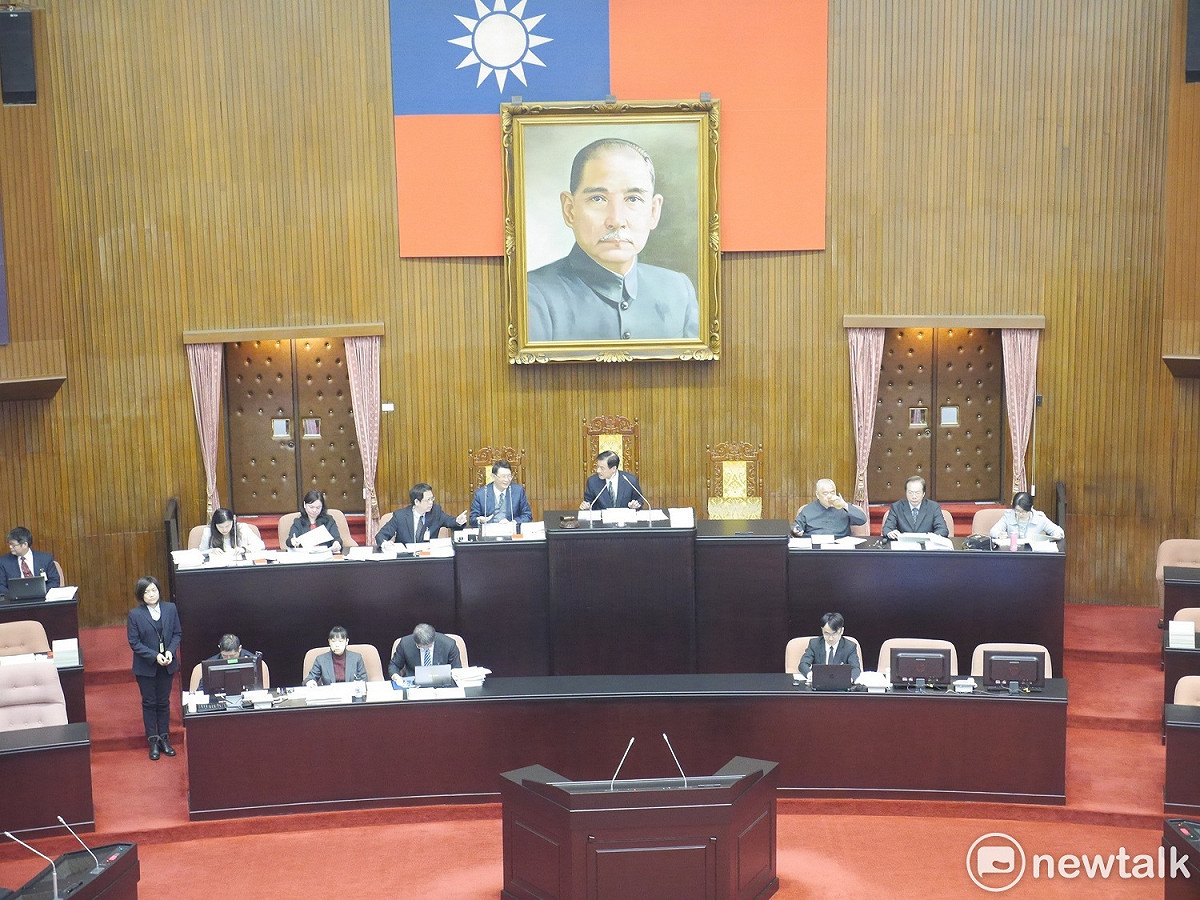 立法院院會今（26）天三讀通過《駐外外交領事人員任用條例》第二條條文修正草案。 圖：新頭殼資料照片