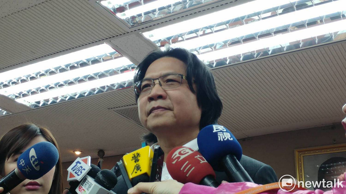 葉俊榮今天出席內政委員會前受訪表示，內政部與國防部都是政府重要部會，平常有許多互相協勤之處，林國演上午到他的辦公室，除了表達歉意外，也提出請辭意願，他也當場同意。 圖：新頭殼資料照片