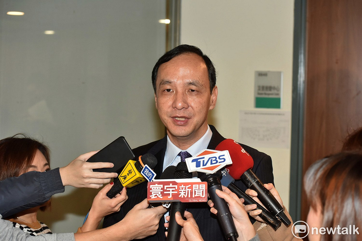 新北市長朱立倫受訪談妻舅高思博參選台南市長，朱立倫表示，黨的全面作戰考量才是最重要的考量，「不必考慮他跟我有任何的私人關係」。 圖：王峻昌/攝