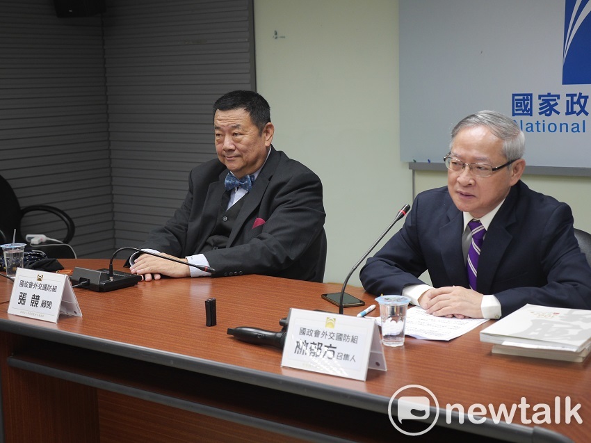 藍營智庫今天上午舉行檢視蔡政府「國防報告書」記者會。 圖：趙婉淳/攝
