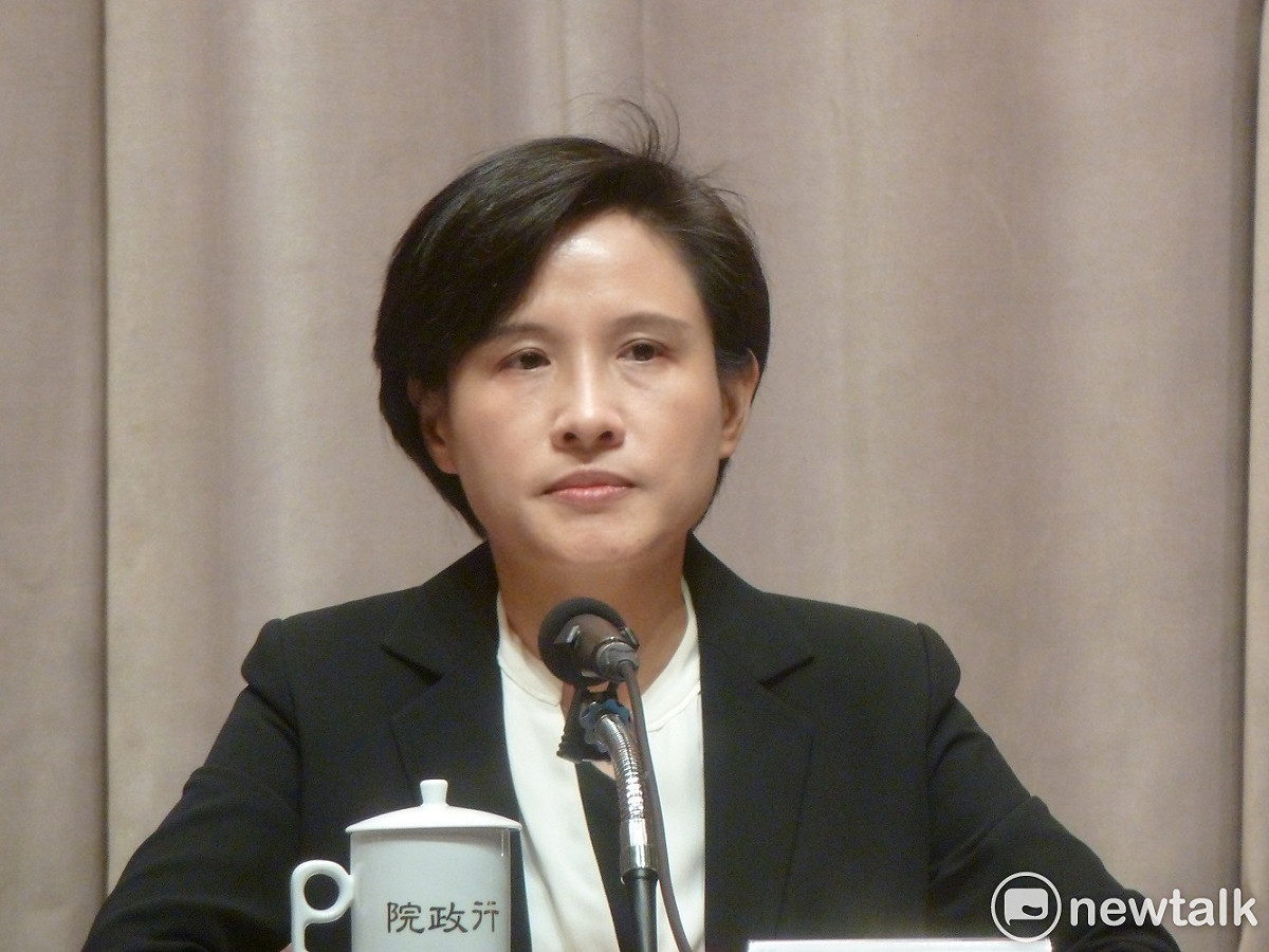 文化部長鄭麗君今（28）天出席行政院會後記者會，說明國家人權博物館設置的相關事宜。 圖：謝莉慧/攝