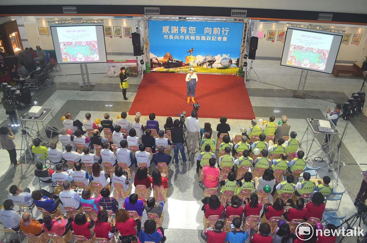 涂醒哲就職三週年記者會，現場座無虛席。 蔡坤龍/攝