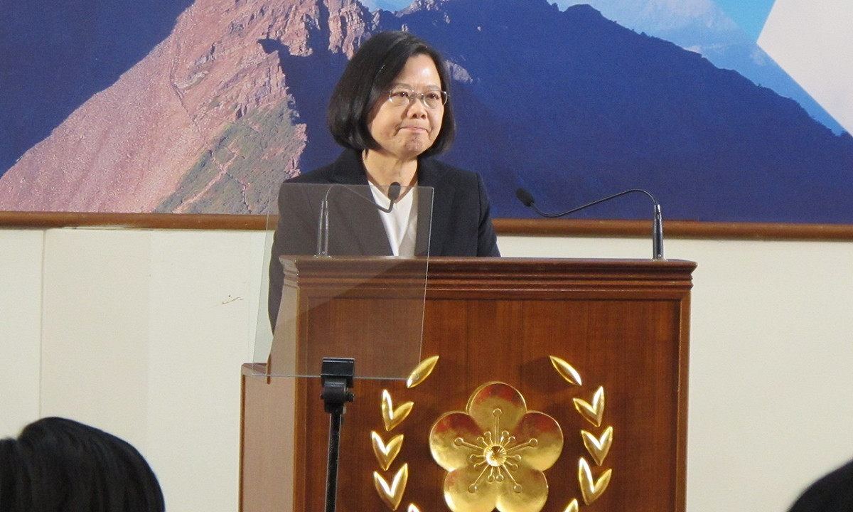 對於下一屆央行總裁，總統蔡英文29日強調要有抗壓性。 圖：林朝億/攝