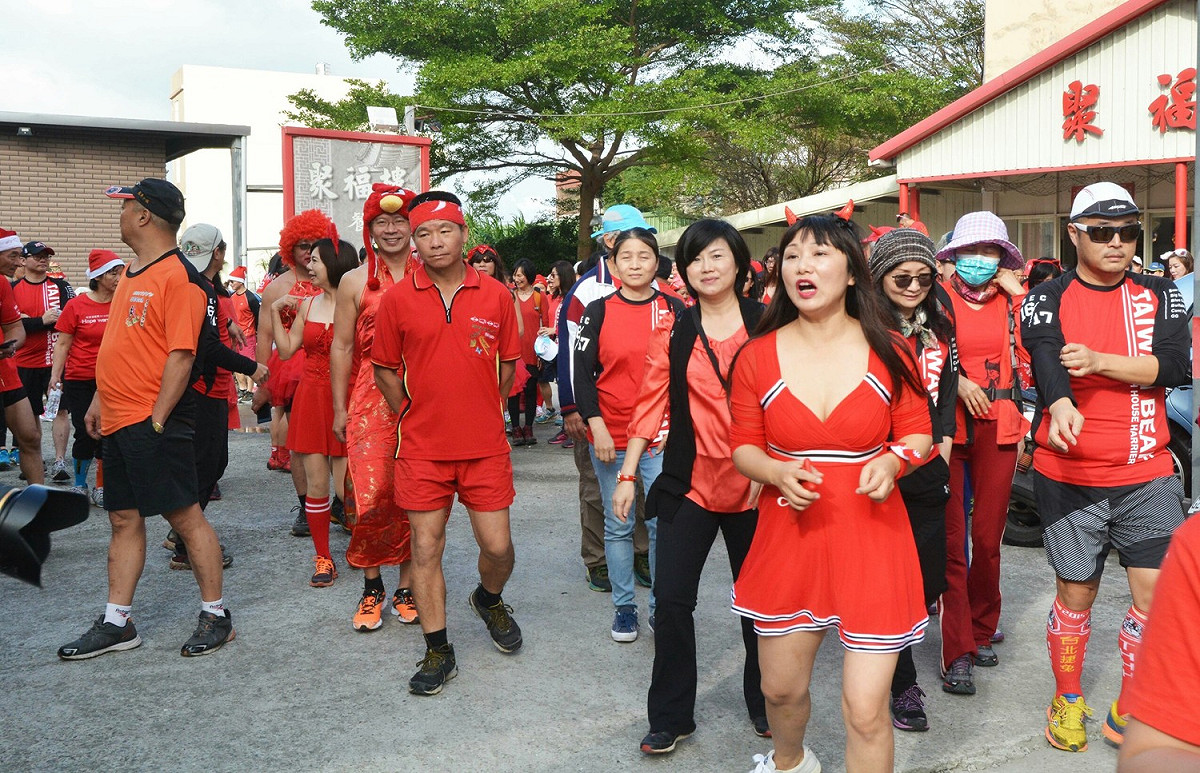 不少民眾有備而來，穿著專業的路跑服裝。 圖：桃園市政府/提供