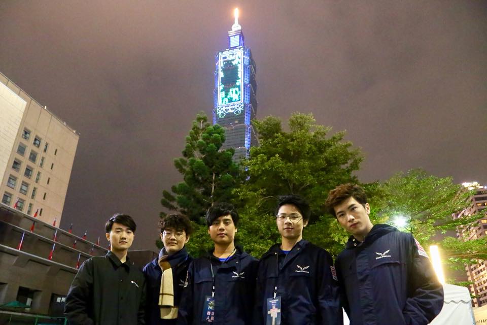閃電狼預計今晚登上台北最HGIH新年城，將與多位台灣之光以及柯文哲市長一同與觀眾一起倒數前進2018。 圖：翻攝自閃電狼粉絲專頁