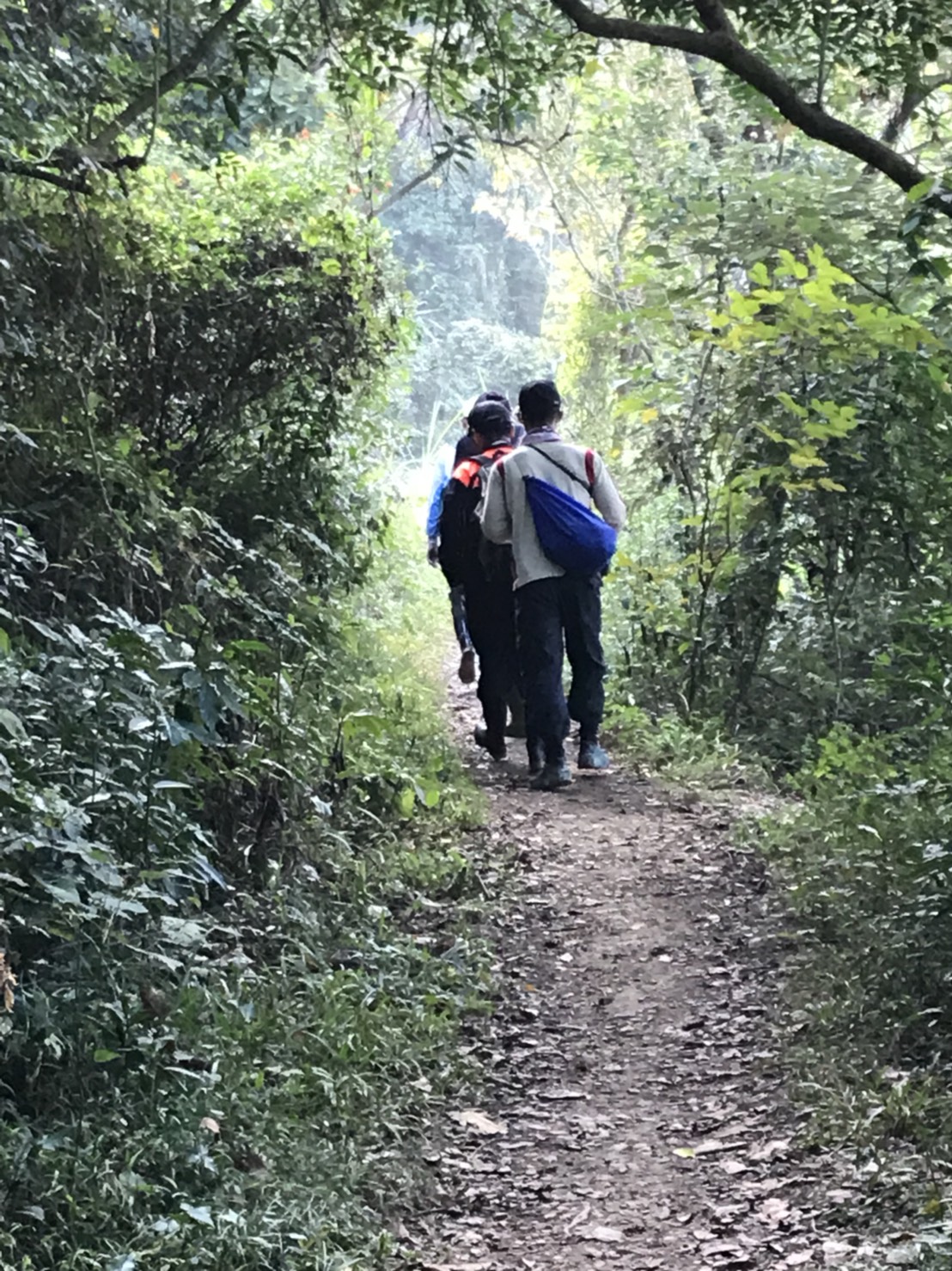 屏東縣消防局接獲通知後，出動警消，最後在12小時後，今中午12點07分找到陳姓民眾。 圖：屏東縣政府／提供