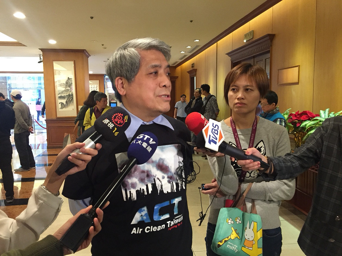 台健空盟理事長葉光芃呼籲政府，勿再由台北看台灣，中南部也是人。 圖：丘秝榕／攝