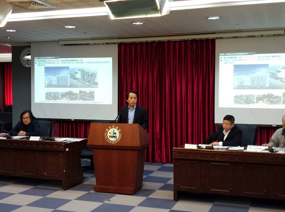台北市副市長林欽榮今（3）日宣布，啟動東門市場、南門市場改建，並租借華光社區特二區基地，將此作為兩市場的中繼市場。 圖：台北市政府 / 提供