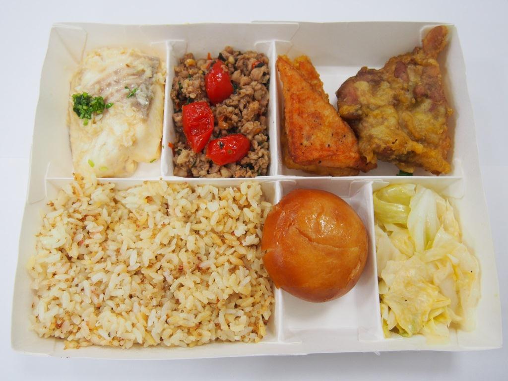台鐵推出象徵開運的兩款新便當，包括「五行蔬食便當」及創新口味的「泰式料理便當」。圖為「泰式料理便當」。 圖：台鐵提供