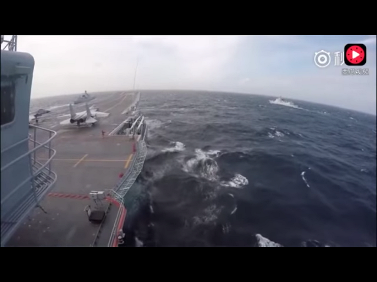 外媒報導指出，近期，中國以台灣為目標的一系列軍事演練、機艦繞島飛行、巡航已經被媒體稱為「新常態」，引起台灣輿論的強烈不安。 圖：翻攝自Youtube
