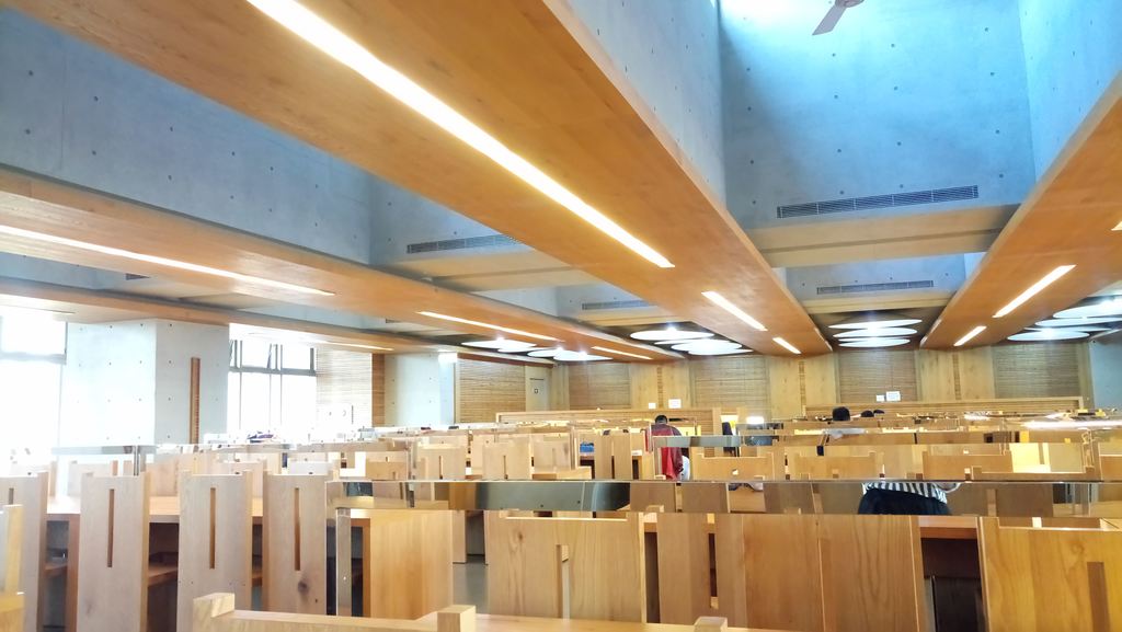 桃園市立圖書館龍岡分館閱讀區。 圖：取自桃園市觀光局網站