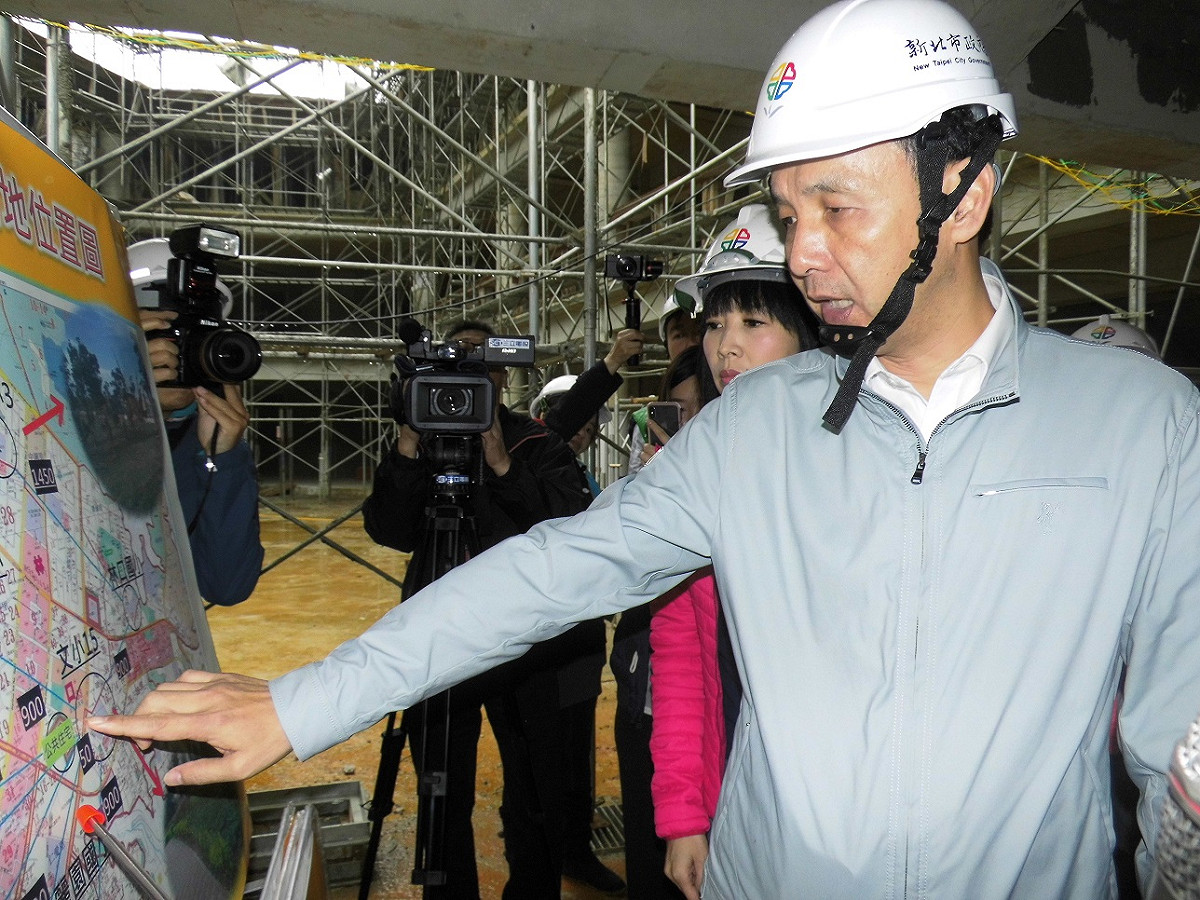 朱立倫表示，興建國民運動中心為新北市重大政策，目前已啟用11座運動中心，服務人次超過2500萬人次，每一座國民運動中心均規劃專屬之特色運動項目，以突顯運動在地化目標。 圖：新北市政府／提供