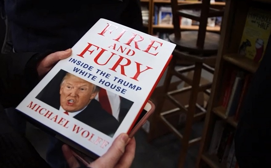 曾被形容為紐約媒體金童的美國記者沃爾夫（Michael Wolff）大爆白宮內幕的新書提前上市。 圖：翻攝BBC