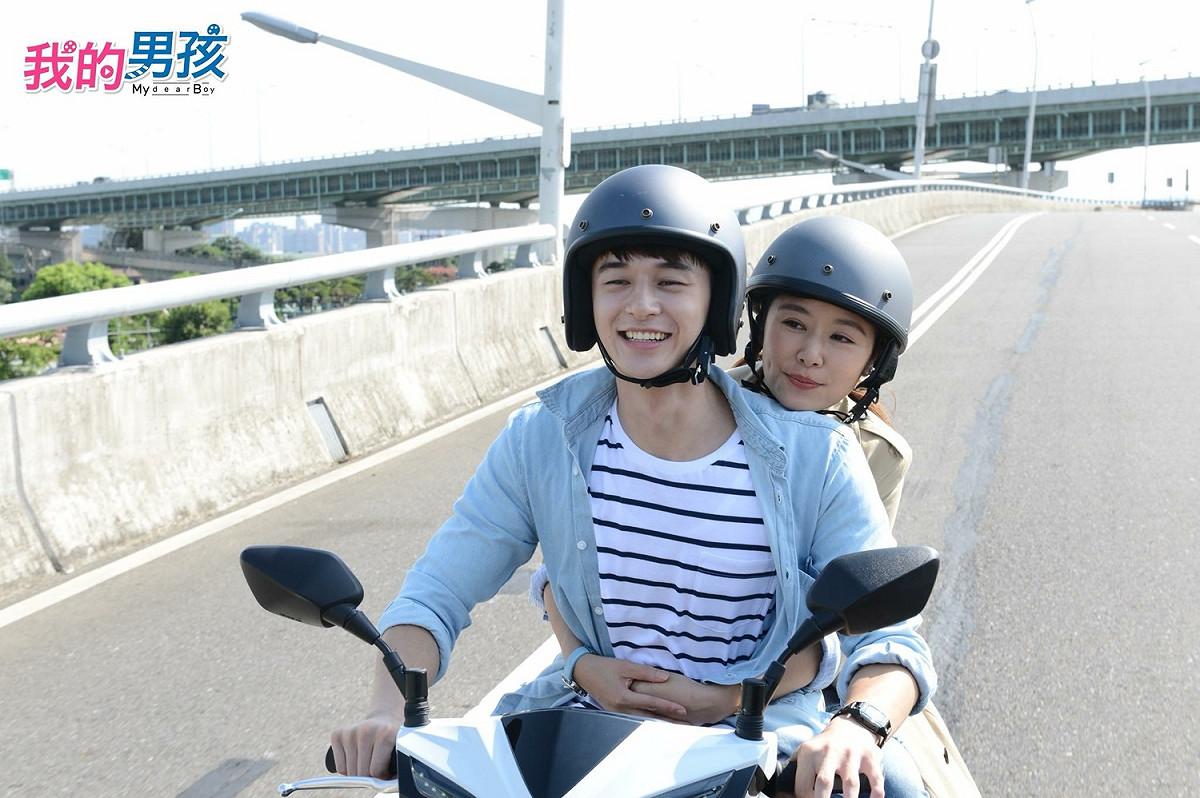 藝人林心如製作的網劇「我的男孩」遭中國下架，陸委會今晚表示，政治因素不應介入兩岸藝文影視交流。 圖：翻攝自我的男孩臉書