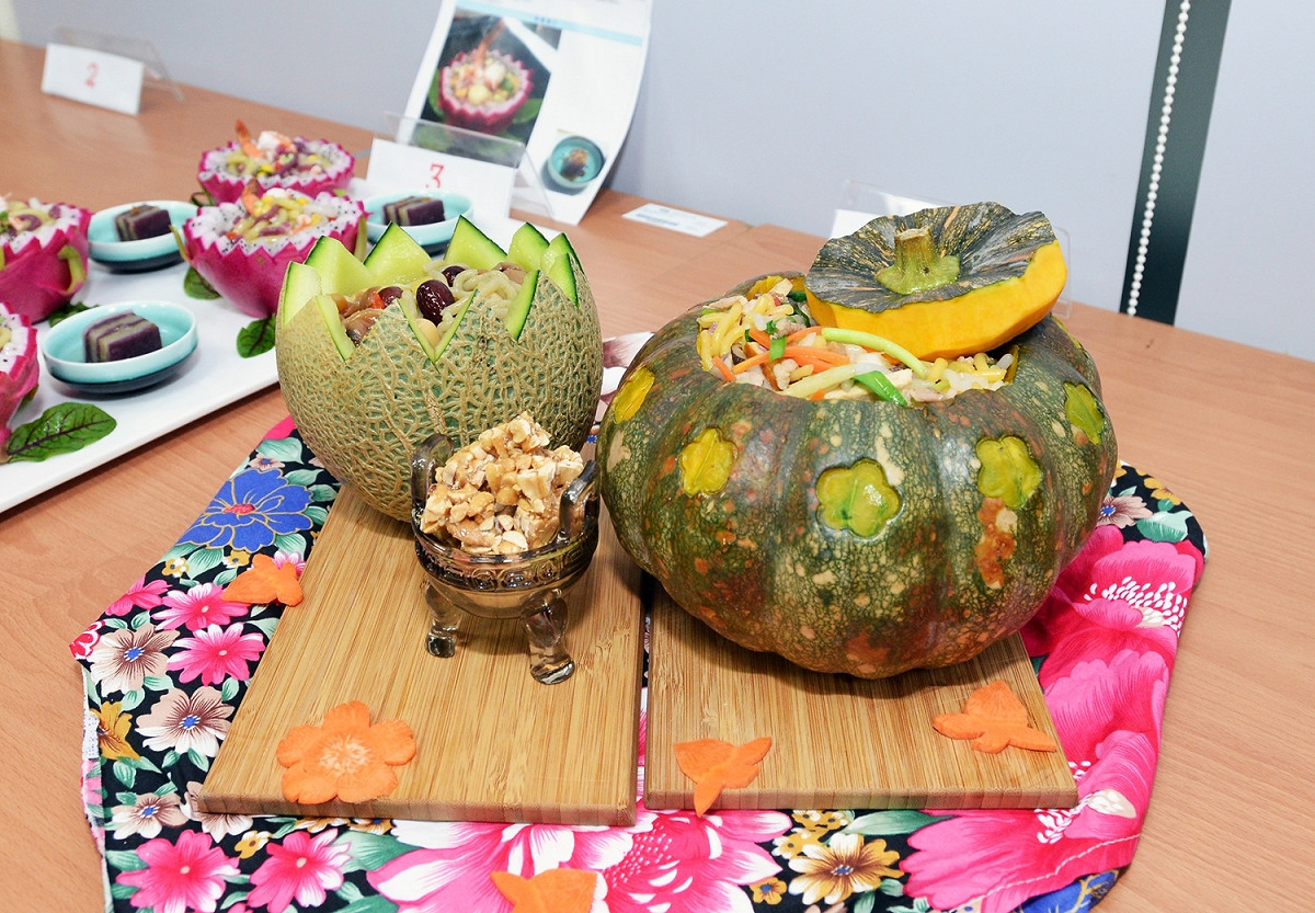 除了傳統米篩目之外，現代客家料理突破創新，以在地低碳食材，讓米篩目入味，打造具傳統與創意結合的客家新風味。 圖：桃園市政府／提供