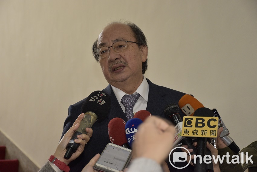 經過18小時不斷電表決，立法院臨時會今（10）日三讀通過勞基法部分條文修正草案，民進黨團總召柯建銘表示，「政府不可能去修一個對勞工不好，或是讓勞工過勞死的法。」 圖：趙婉淳／攝