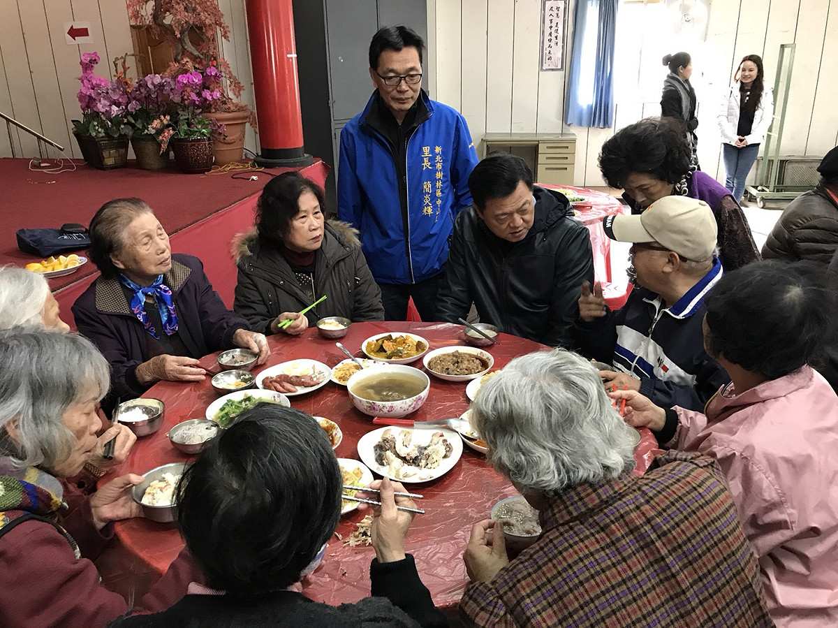 周錫瑋表示，他預計3月初提出報告，勤跑基層幾個月後，他希望將這些意見和每位國民黨有意參選者分享、討論，日後邀集專家學者於民生議題上著墨。 
 圖：周錫瑋新北市政策中心提供