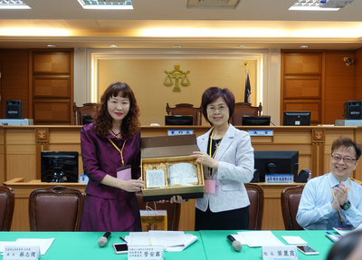 據相關人士透露，海基會副秘書長兼法律處處長管安露（左1）將在15日正式接任發言人一職，預計於24日首度主持例行新聞背景說明會。 圖:海基會提供