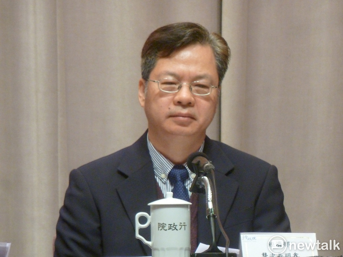 經濟部次長龔明鑫表示，將要求具一定規模的用電大戶有義務設置再生能源，或購買再生能源憑證。 圖：謝莉慧/攝
