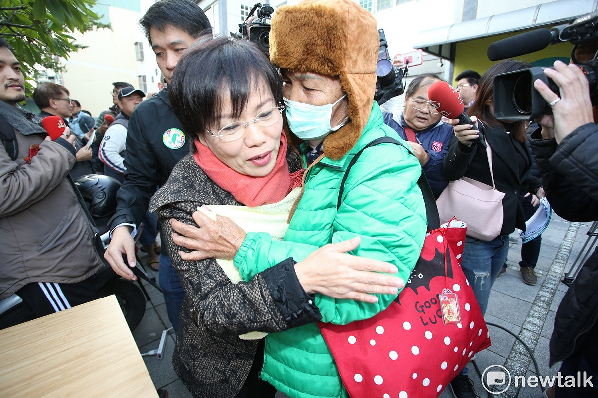 支持民眾仍然鼓勵劉世芳繼續選下去。 圖：新頭殼攝影組