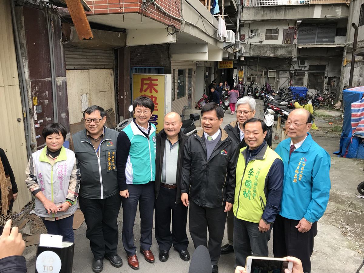 李國禎（右二）布局市議員選舉已久，轉投身時代力量，衝擊綠營選情。 圖：李國禎/提供