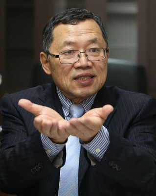 台灣自來水公司董事長郭俊銘接受中央社專訪表示，台灣在智慧水表的開發進度上，算是全世界前10名，加上台灣資通訊產業發達，具有優勢，已親自拜訪聯發科、研華科技等國內大廠，盼合作切入產業商機。 圖/中央社