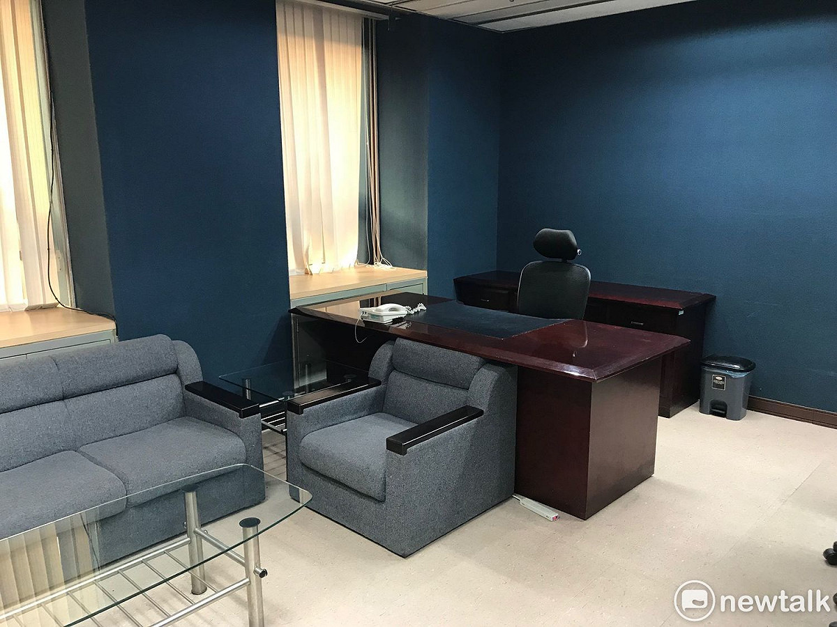 台北市觀傳局長簡余晏日前請辭，局長辦公室已經完全清空，今又傳出退出北市府公務Line群組，似乎已鐵了心要辭職。 圖：周煊惠 / 攝