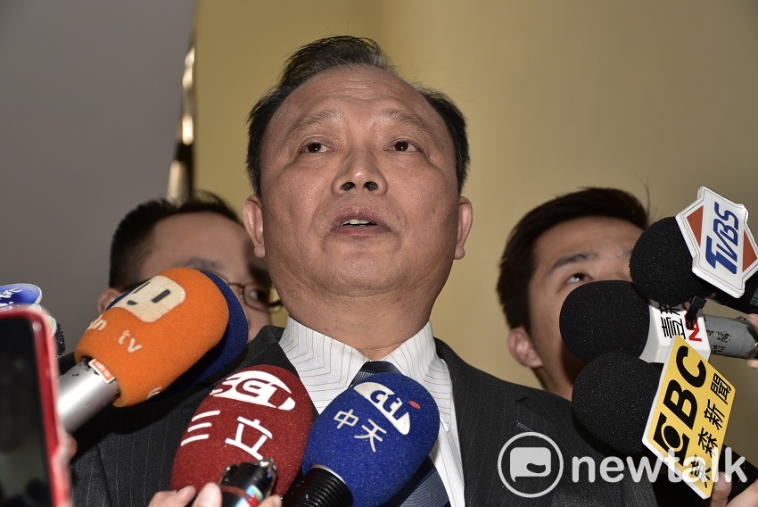 農委會主委林聰賢在朝野協商前受訪時說，農田水利會改制為公務機關，如以無私的角度來看，是為了因應極端氣候，希望能一元化管理水資源。 圖：趙婉淳／攝