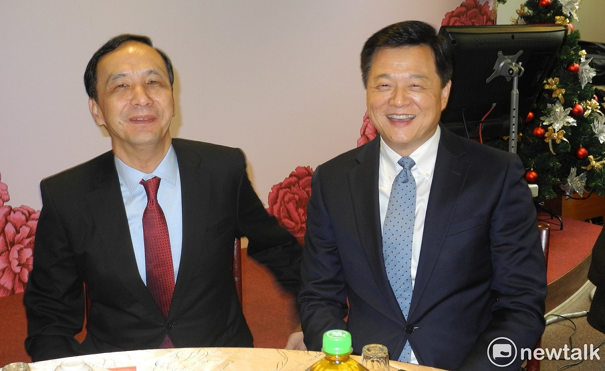 周錫瑋、朱立倫近來互動良好，周日前還向朱抱怨遭打壓，事後朱下令市府各單位不得再有類似情形，等於「幫周討公道」。 圖：王峻昌/攝