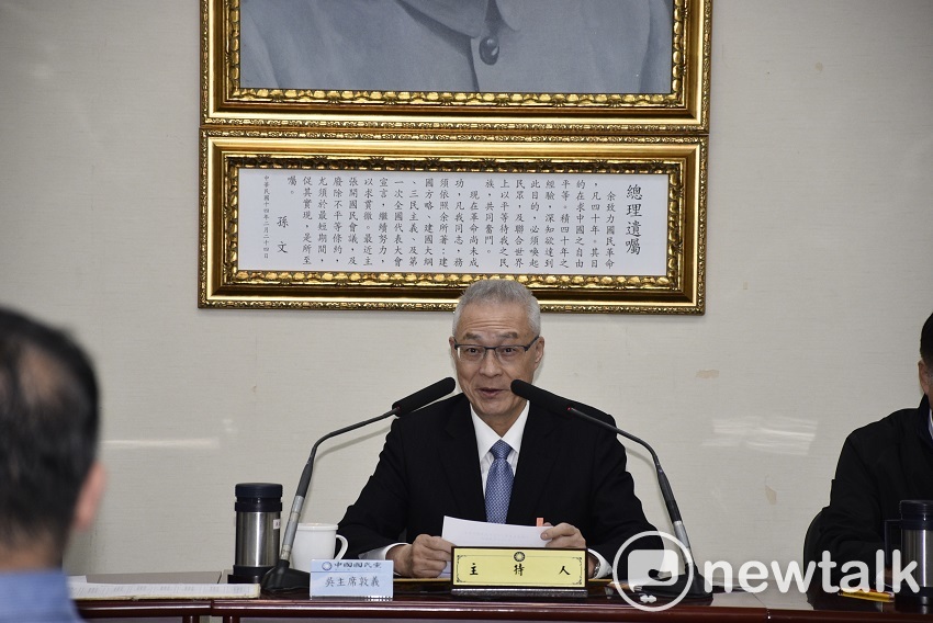 2018縣市長選舉，目前包含台北新北等縣市國民黨都尚未推出提名人選，國民黨主席吳敦義今(11)日則對此表示，對手民進黨也還在浮動，不用著急。 圖：趙婉淳／攝