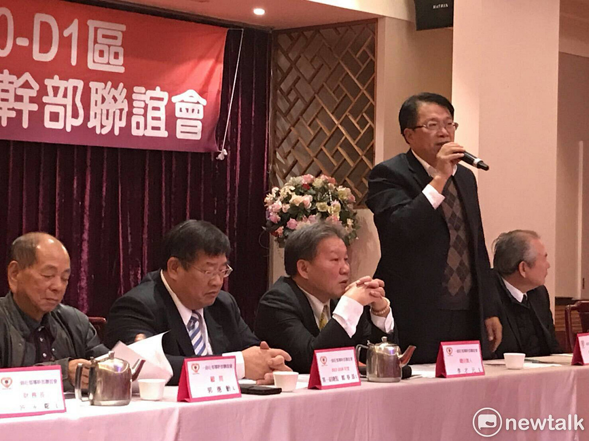 獅子會300D-1區前總監李才元特率獅子會幹部力挺顏純左。 圖：黃博郎/攝