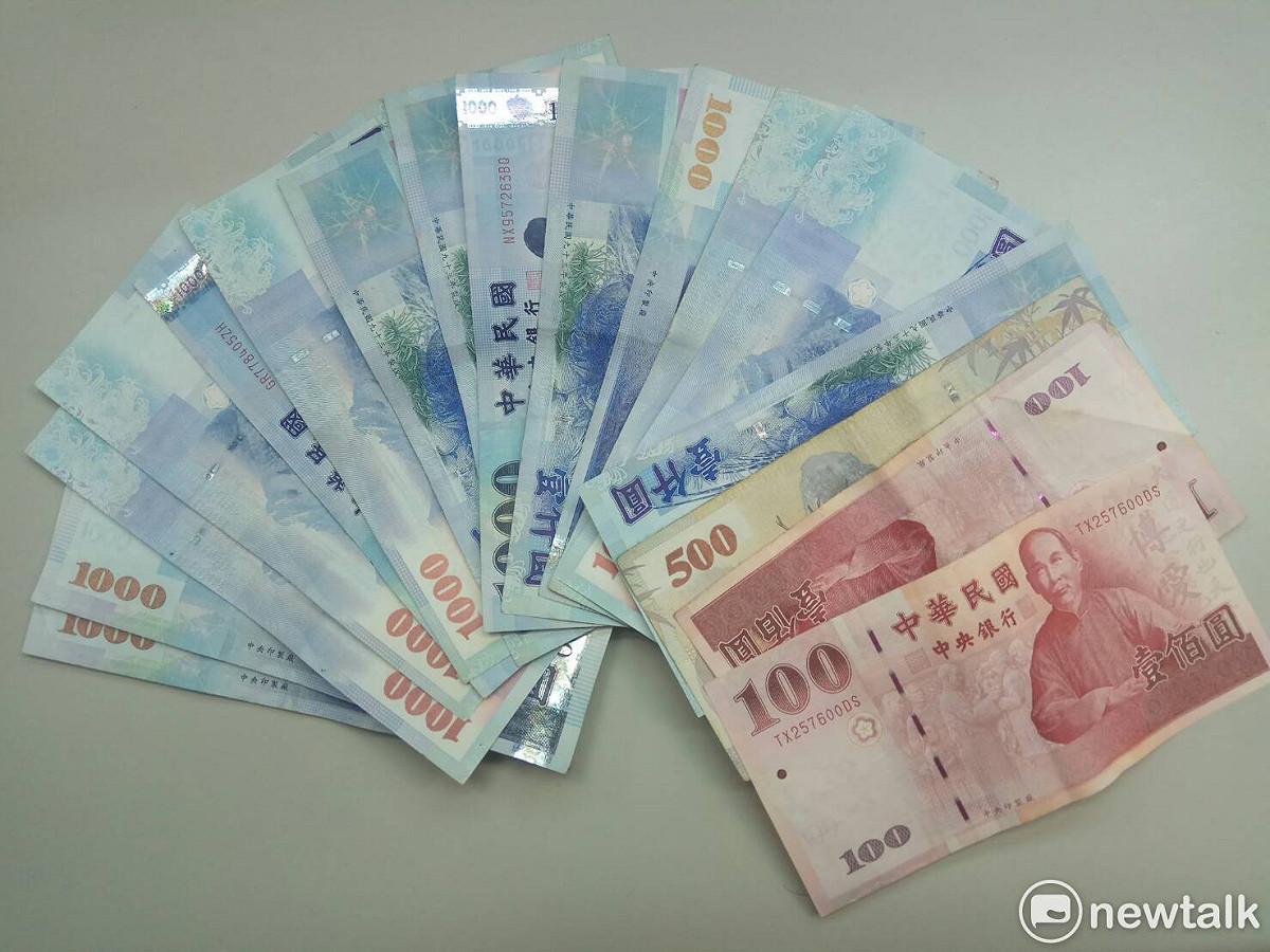 稅改修正案，民進黨團盼將標準扣除額、薪資所得扣除額與身障特別扣除額分別提高到新台幣12萬、20萬與20萬元。 圖 : 張逸飛/攝