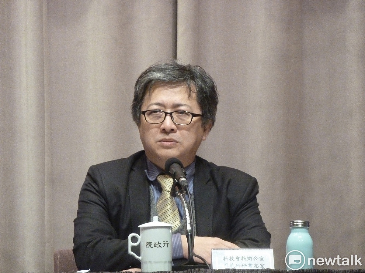行政院科技會報辦公室執行秘書蔡志宏表示，台灣AI行動計畫經費來源包含一般科技預算和前瞻計畫中數位建設的項目。 圖：謝莉慧/攝