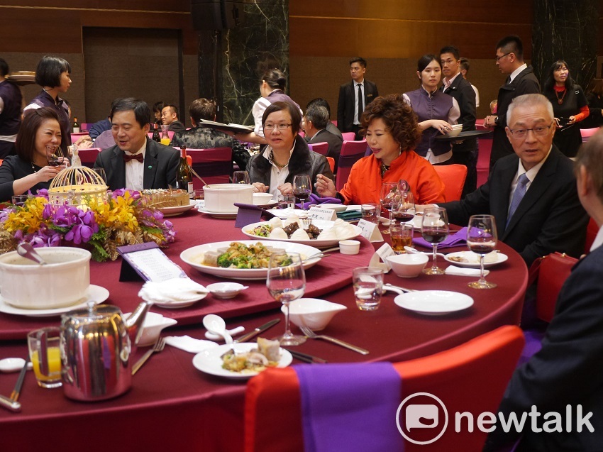 國民黨主席吳敦義、國民黨前立委羅淑蕾、國民黨立委李彥秀等人共同出席晚會。 圖：趙婉淳／攝