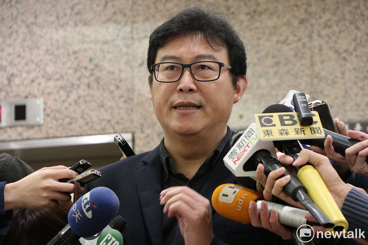 對於國民黨立委蔣萬安今早宣布不參選台北市長，欲代表民進黨參選的立委姚文智今（19）日表示，「覺得有點失望」，若他參選會是比較有趣的事情，如果不選也算是俐落負責。 圖：姚文智辦公室提供