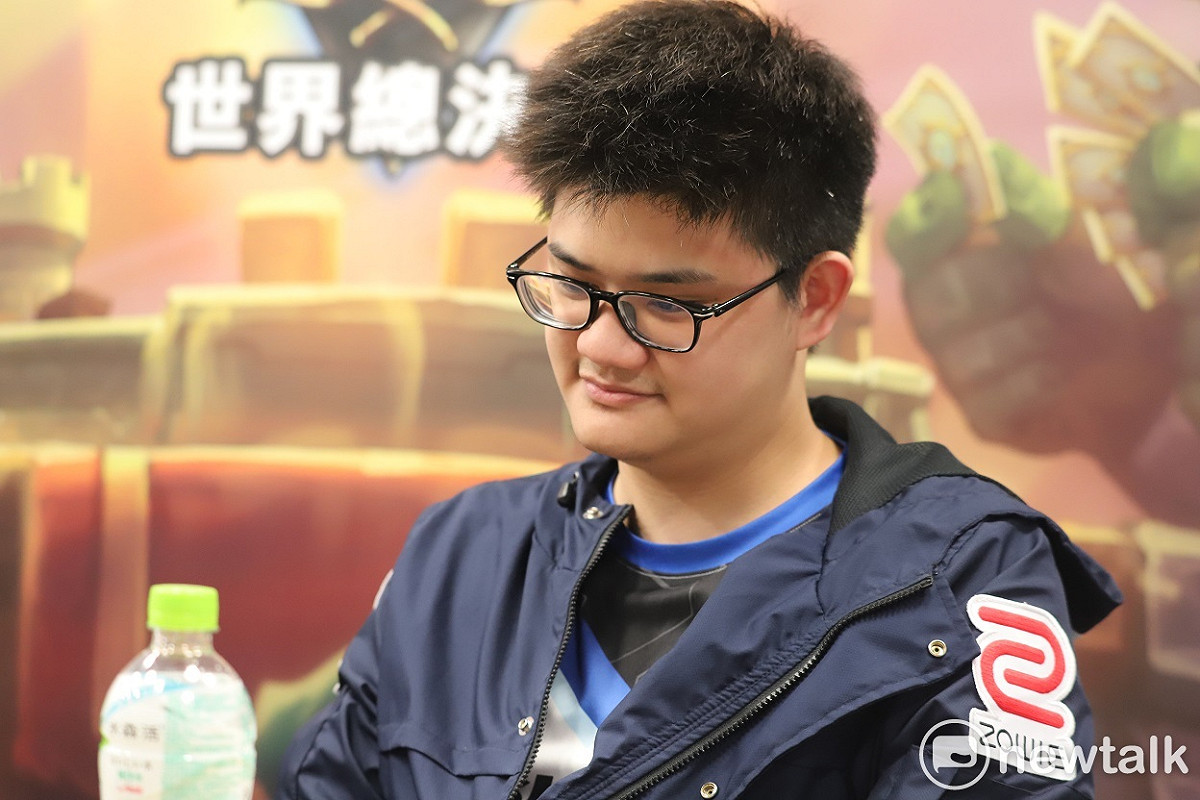 tom60229雖然於首輪擊敗瑞典好手Orange，但第二輪不敵加拿大好手DocPwn落入敗部。 圖：蔡幸秀/攝