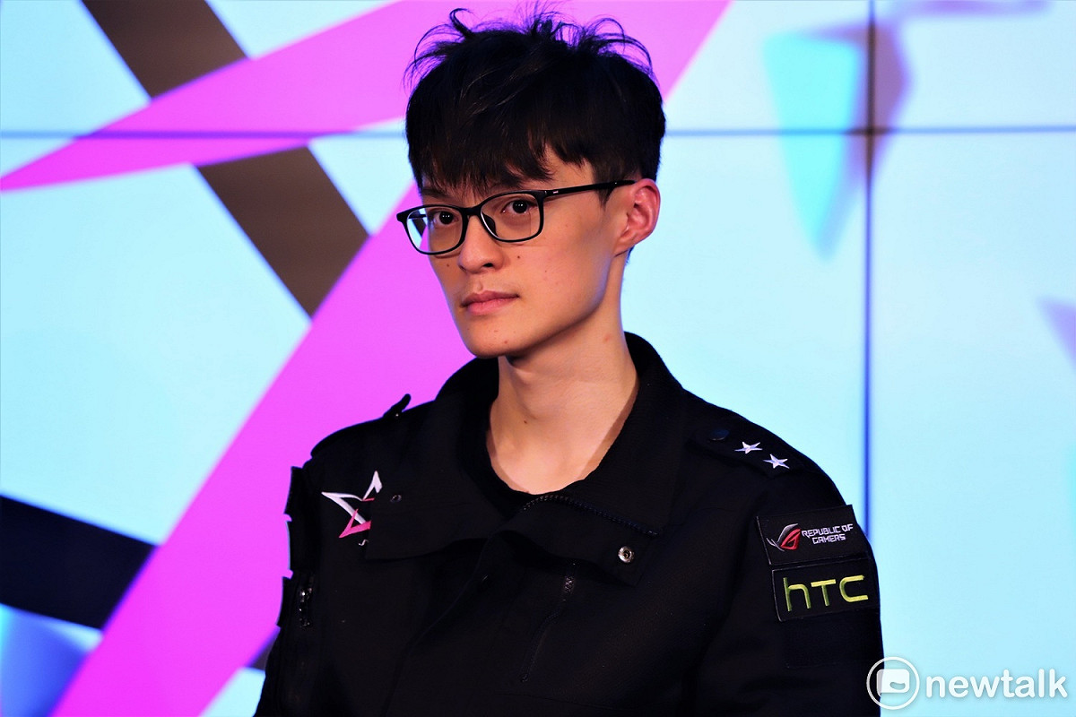 今（21）日台港澳LMS聯賽迎來了開幕戰，由J Team（JT）對上MAD Team（MAD），最後由JT奪得開門紅，賽後JT中路選手FoFo也接受了採訪。 圖：蔡幸秀/攝