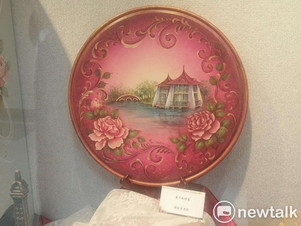 指導老師簡淑芬的作品「湖心亭」。 圖：唐復年/攝
