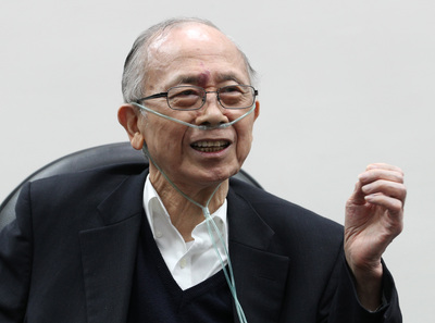 中經院董事長胡勝正認為，今年台灣經濟成長率有機會上看3%。 圖：中央社